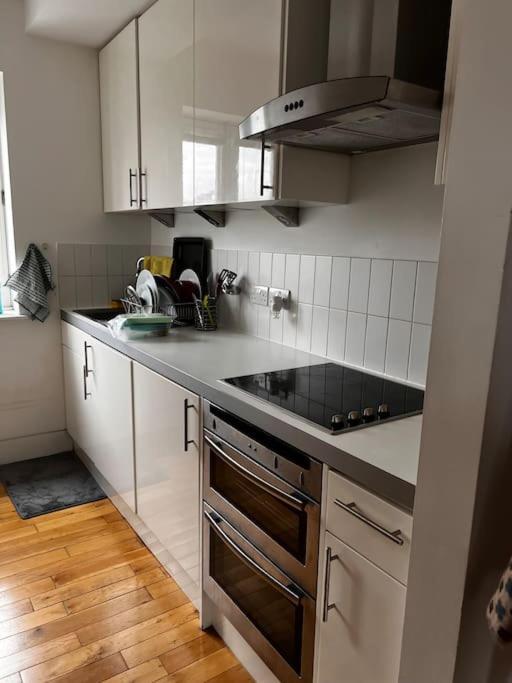 Central , Bright And Modern Flat Up To 4 People London Exterior photo